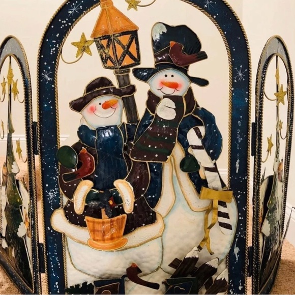 Vintage Other - Vintage Metal Trifold Snow Family Streetlight Fireplace Screen Cover